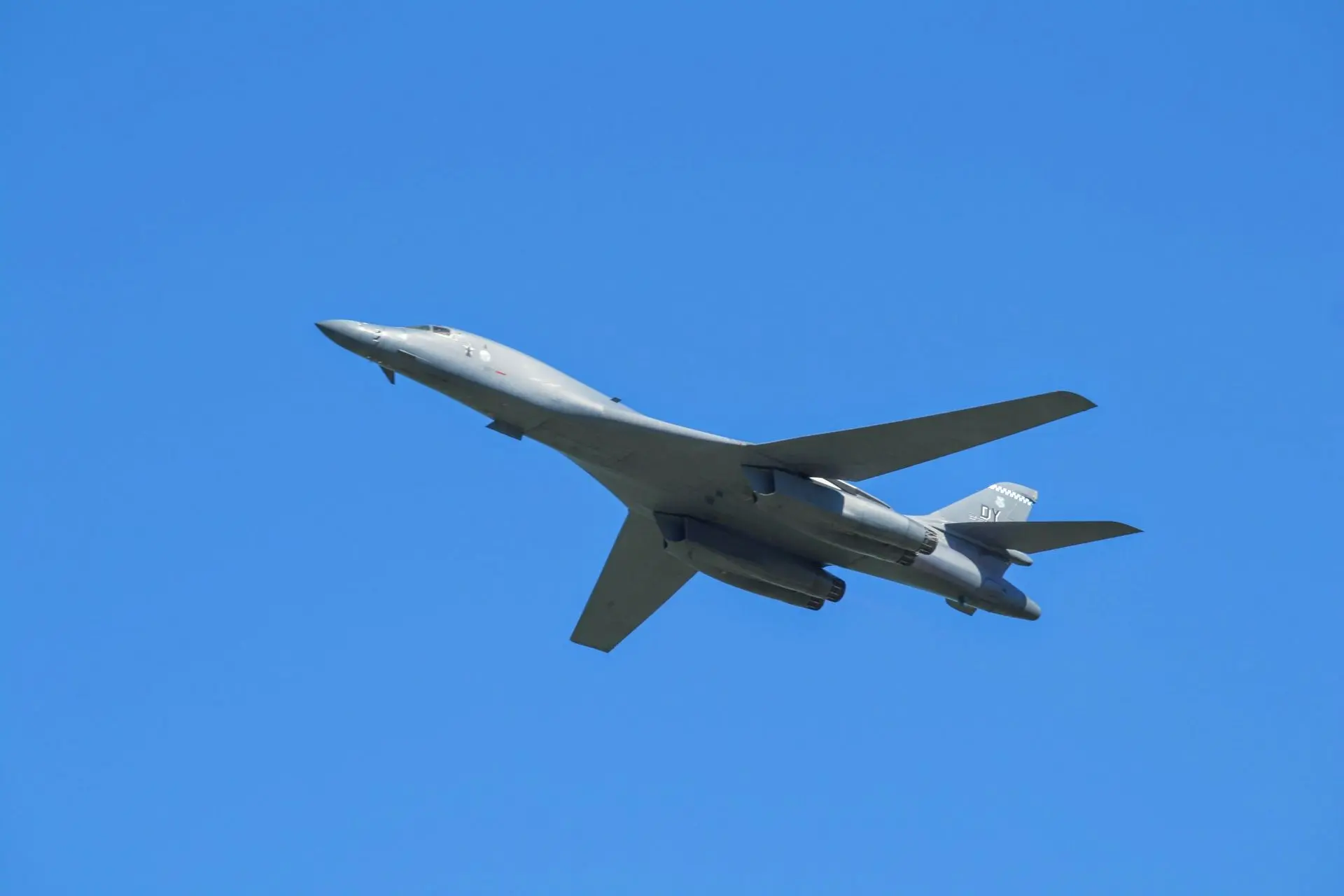 Picture of a defense plane symbolizing that Sparv's products can be used in the defense industry.